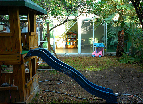 Creating a Play Structure in your BackyardDIY GuidesDIY Guides